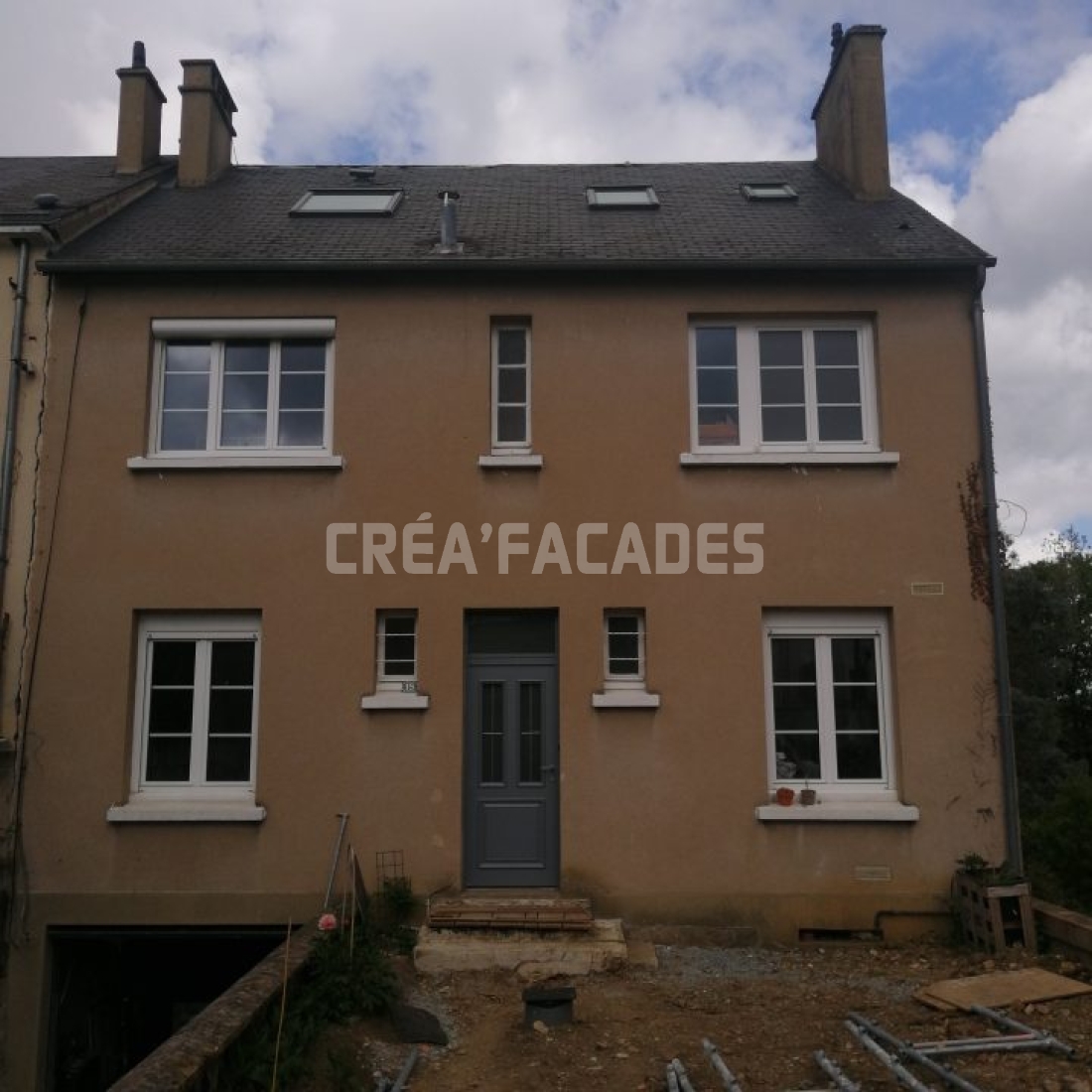 Peintures façades d'une maison à Rouillon, 72700, Sarthe